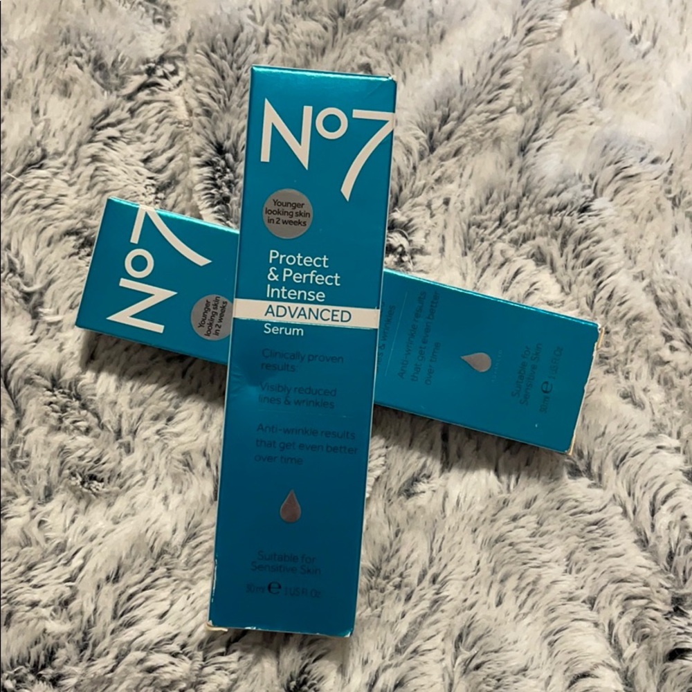 No 7 protect & Perfect Intense advanced Serum